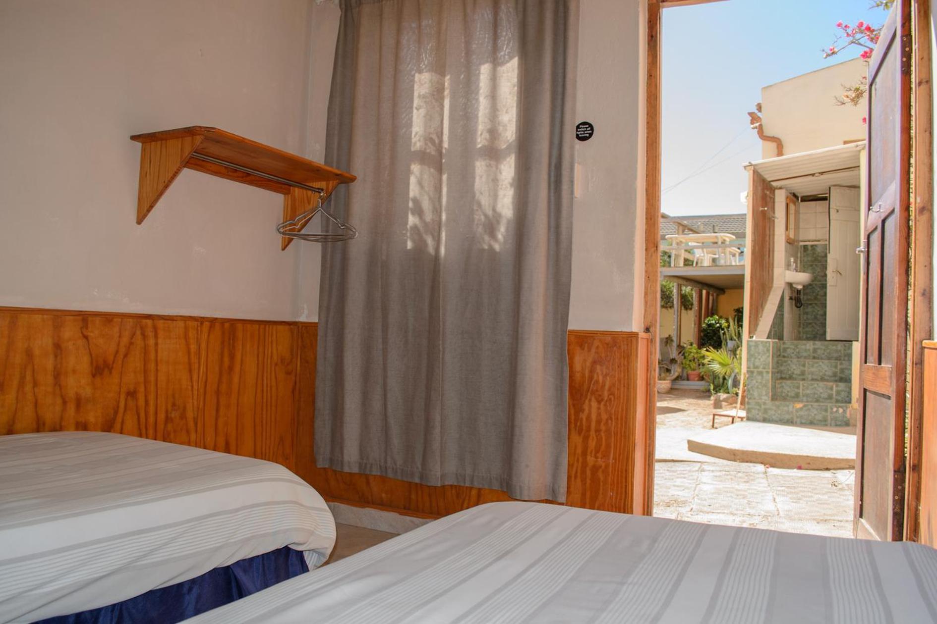 Lüderitz Element Riders Place Backpackers מראה חיצוני תמונה